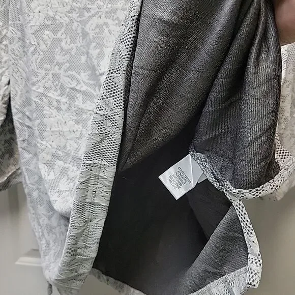 Croft & Barrow Womens Lacy Flower Top Plus Size 2X Stretch Comfortable Classy - Picture 5 of 7